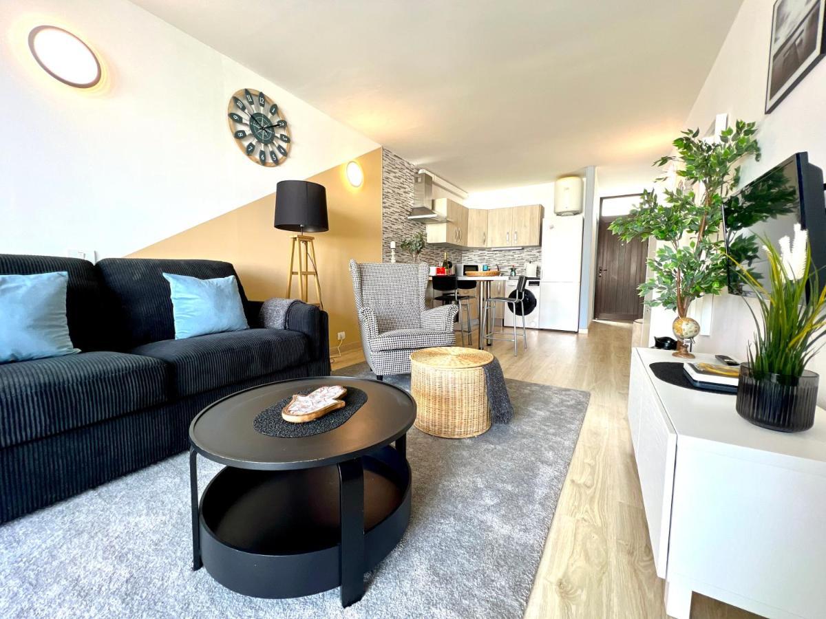 Stunning Lovely Flat With Pool And Strong Wi-Fi, 31 Arona  Bagian luar foto