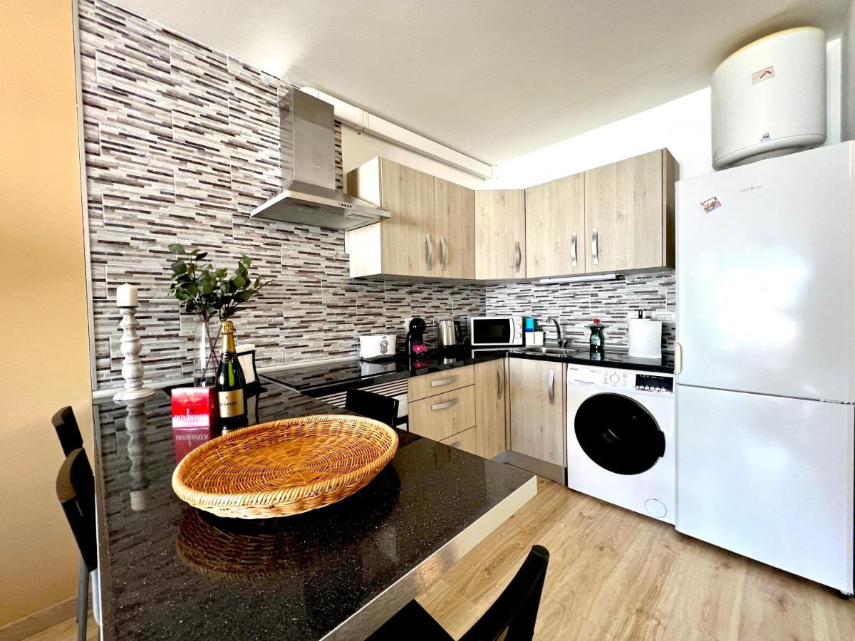 Stunning Lovely Flat With Pool And Strong Wi-Fi, 31 Arona  Bagian luar foto