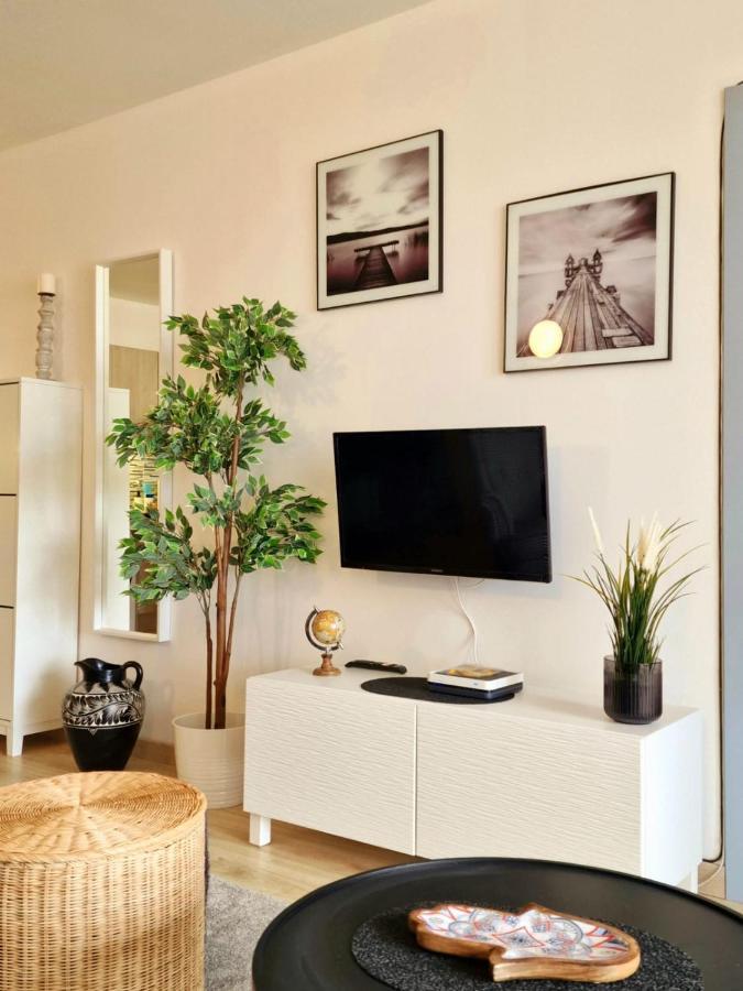 Stunning Lovely Flat With Pool And Strong Wi-Fi, 31 Arona  Bagian luar foto
